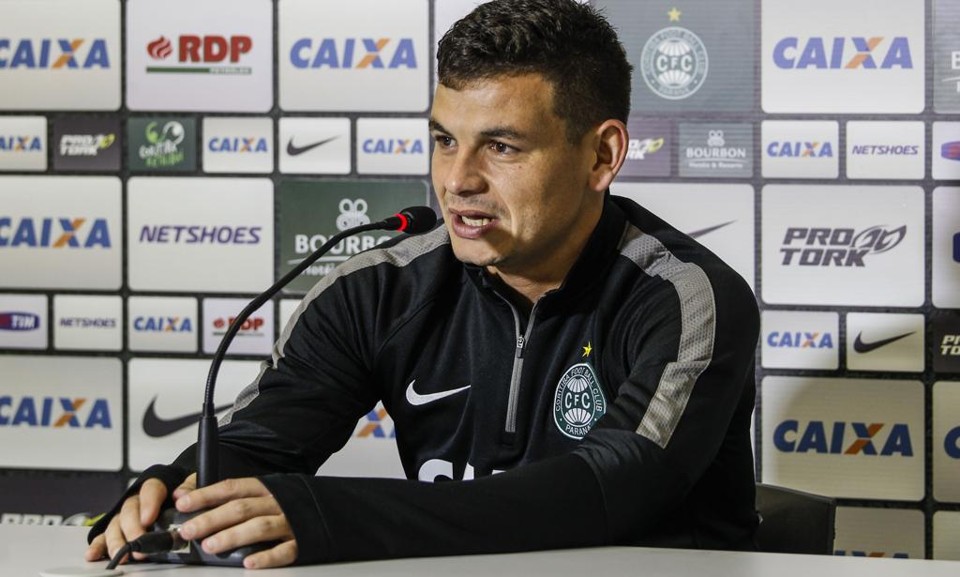Recém recuperado de lesão, Ruy não quer ser um dos poupados por Ney Franco para o jogo com o Grêmio. | Daniel Castellano/Gazeta do Povo