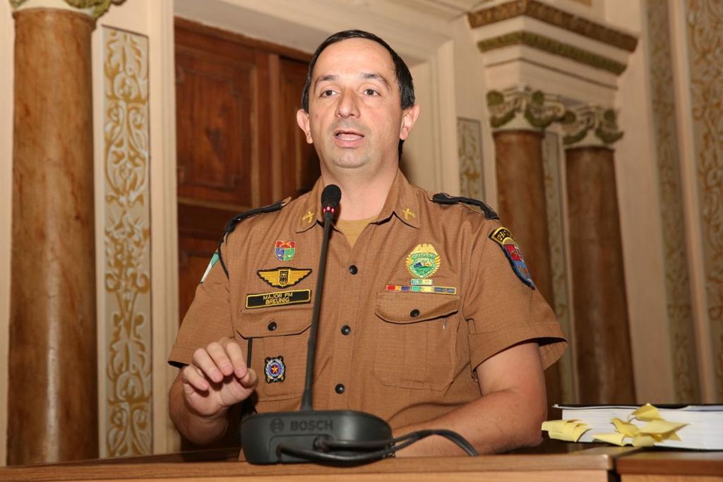 Major Alex Breunig criou constrangimento, mas PM quer veto à cerveja nos estádiios | /