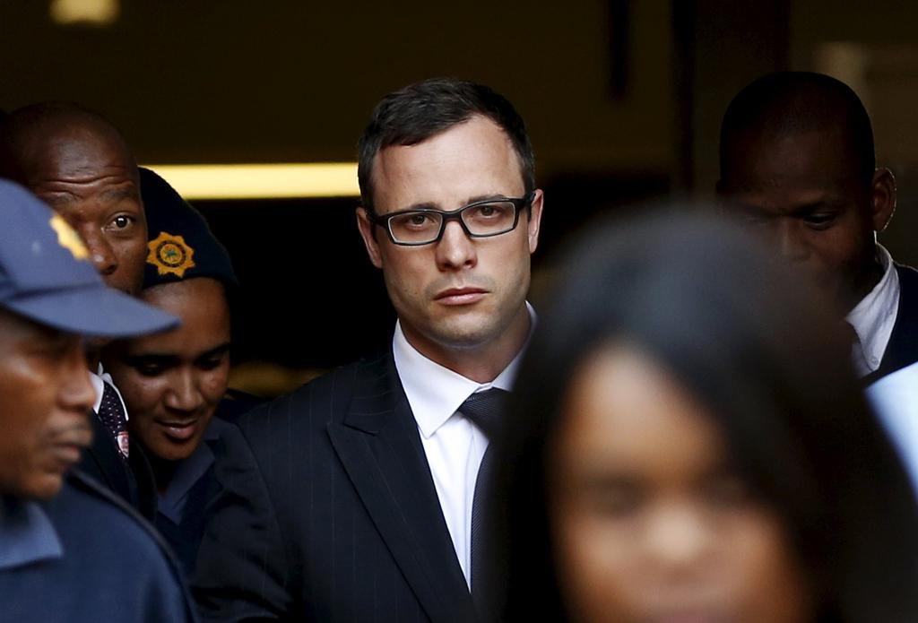 Por decisão do ministro da Justiça, Oscar Pistorius segue preso. | Siphiwe Sibeko/REUTERS