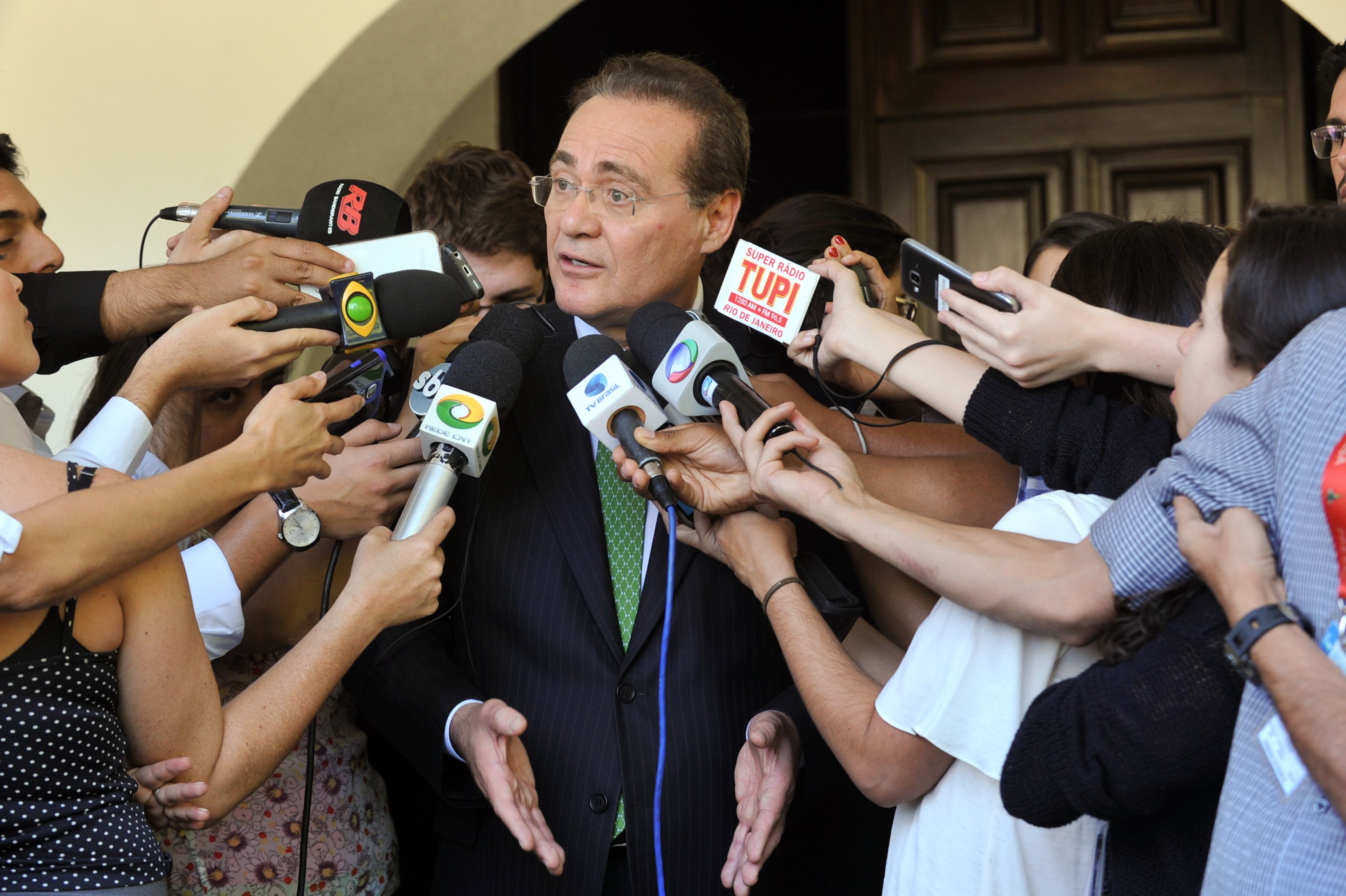 Renan Calheiros após reunião com ministros do governo Dilma: acordo. | Jane de Araújo/Agência Senado