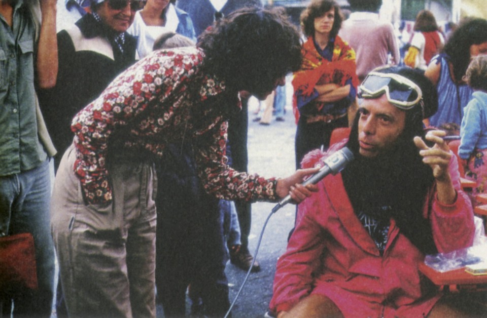 Ousadia: Hélio Oititica durante performance no evento Mitos Vadios, no fatídico ano de 1968 | Reprodução/