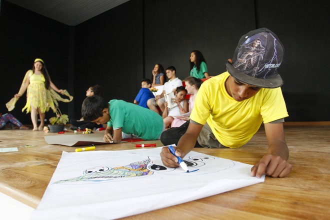 Ensaios para o espetáculo que estreia em setembro, no Guairinha, como forma de agradecimento aos patrocinadores da ONG. | Daniel Castellano/Gazeta do Povo