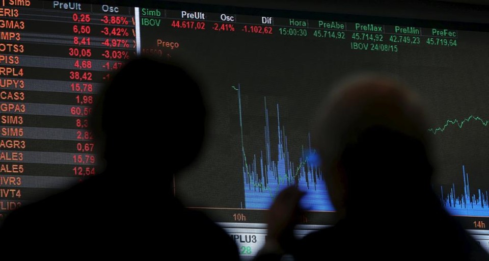 Os mercados mundiais vivenciaram um dia de pânico gerado pelas dúvidas sobre o crescimento da economia chinesa | Paulo Whitaker/Reuters