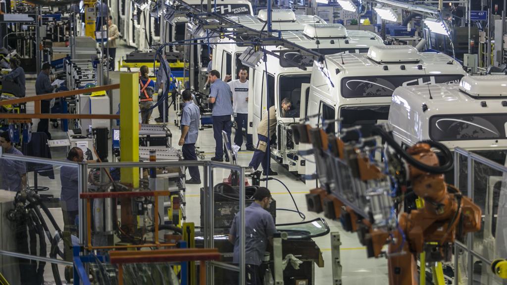 Com retração do mercado brasileiro e queda nas exportações, fábrica de Curitiba tem ociosidade de 50%, segundo executivo. | Marcelo Andrade/Gazeta do Povo