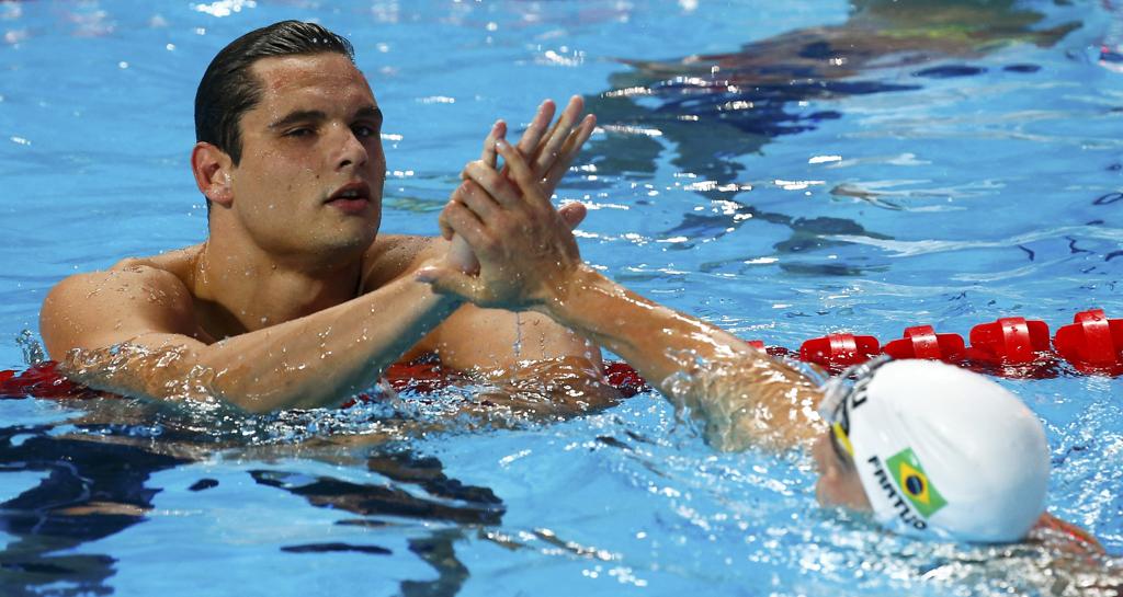 O francês Florent Manaudou (à esquerda) fez o melhor tempo e Fratus foi o terceiro mais rápido. | MICHAEL DALDER/REUTERS