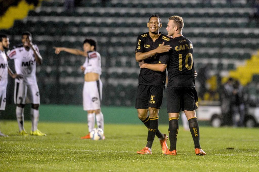 Gol de Marcão garantiu a classificação do Figueira em casa. | Eduardo Valente/Frame/Folhapress