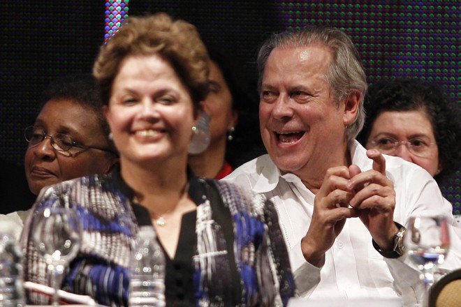 Dilma com Dirceu em foto de 2012. | 
