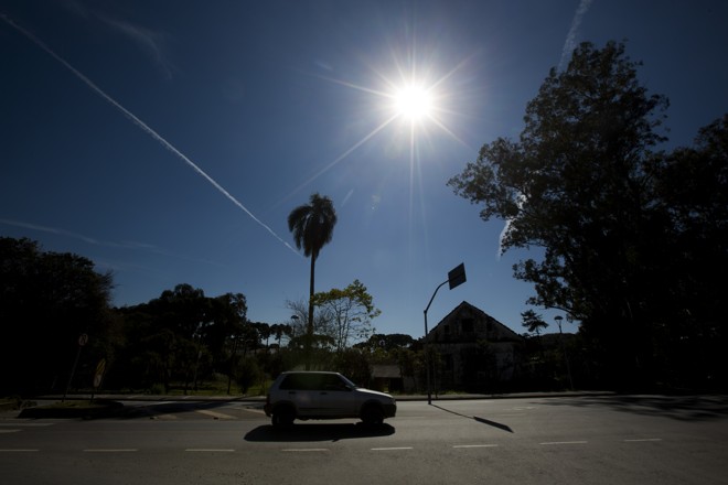 Avenida Fredolin Wolf, próximo ao Parqeu Tingui. | Brunno Covello/Gazeta do Povo
