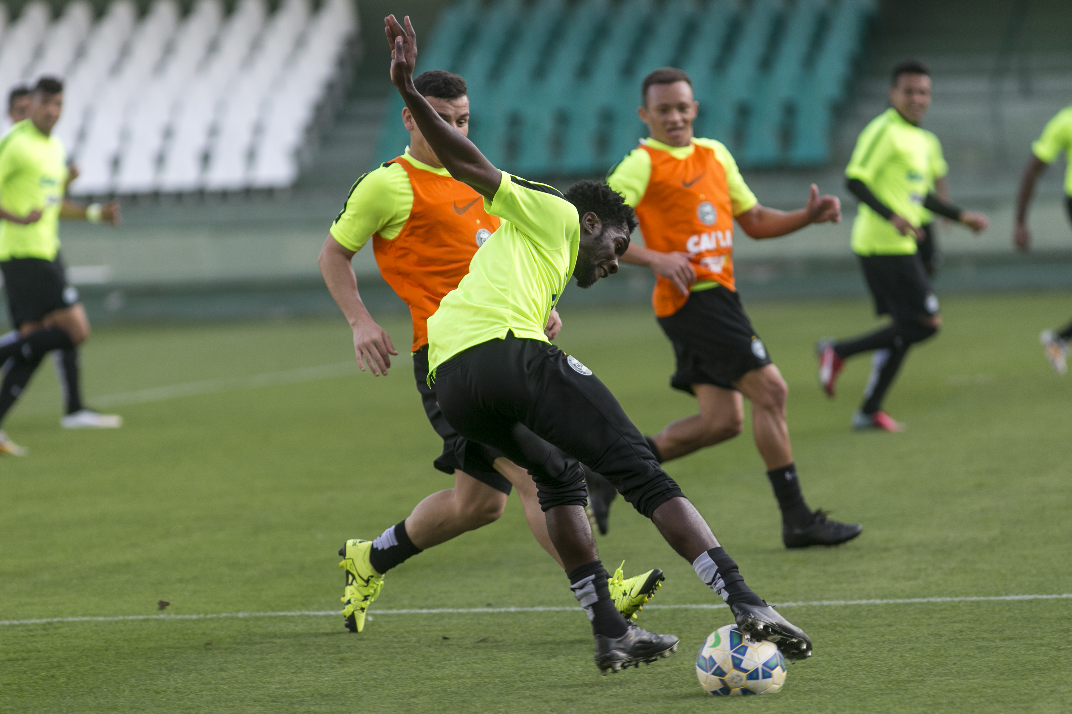 O meia Negueba é uma das opções do técnico Ney Franco para o confronto com os gaúchos. | Marcelo Andrade/Gazeta do Povo