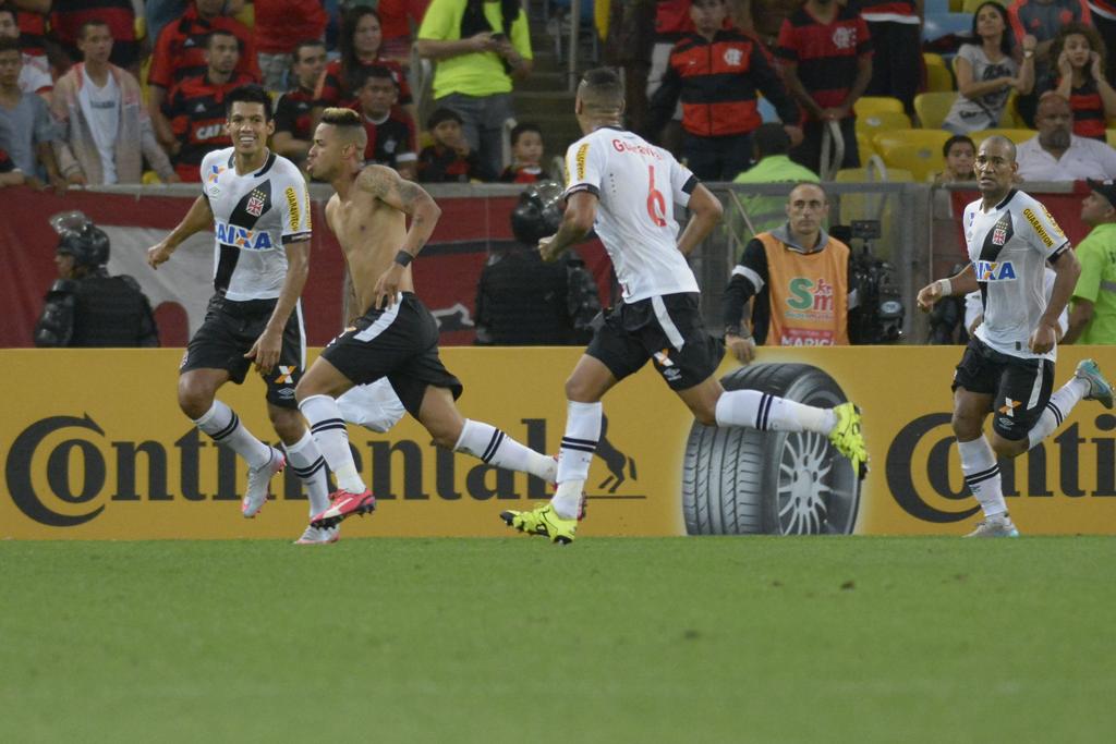 Rafael Silva comemora o gol que deu a classificação ao Vasco. | André Fabiano/Folhapress