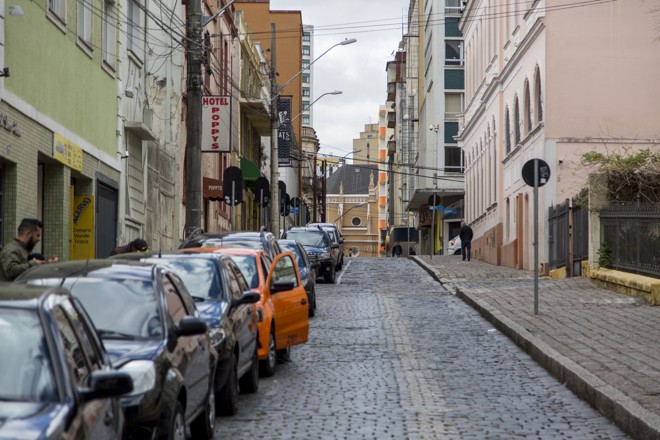 Catedral, ao fundo, marca o início da Rua Saldanha Marinho, no Centro. | Henry Milleo/Gazeta do Povo