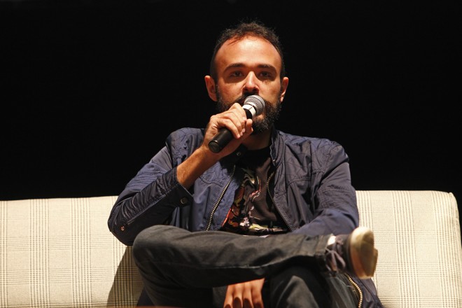 Rafael Waltrick (Gazeta do Povo), no painel sobre “Aprecie a Internet com moderação ou enlouqueça em um mundo no qual a tecnologia, assim como a zoeira, não terá limites”. | Antônio More/Gazeta do Povo