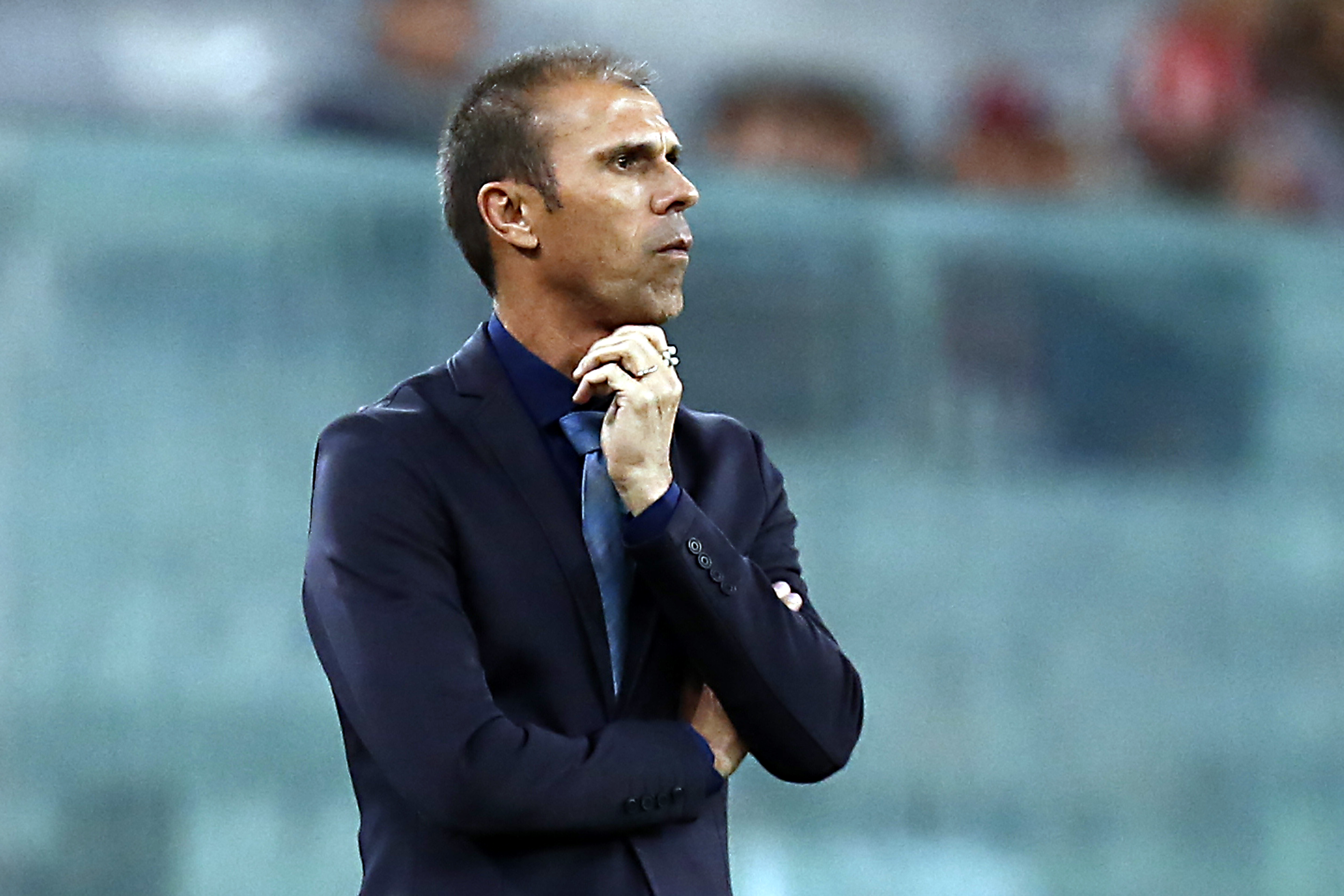 Técnico Milton Mendes terá de mexer na formação do Rubro-Negro para encarar o Goiás. | Albari Rosa/Gazeta do Povo