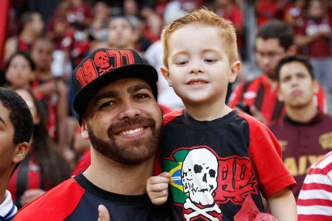 Dia dos pais também é comemorado na Arena com o jogo entre Atletico PR X Sport. | Daniel Castellano/Gazeta do Povo