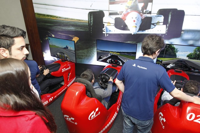 Instituto Ayrton Senna disponibilizou simuladores no Curitiba Social Media | Antônio More/Gazeta do Povo