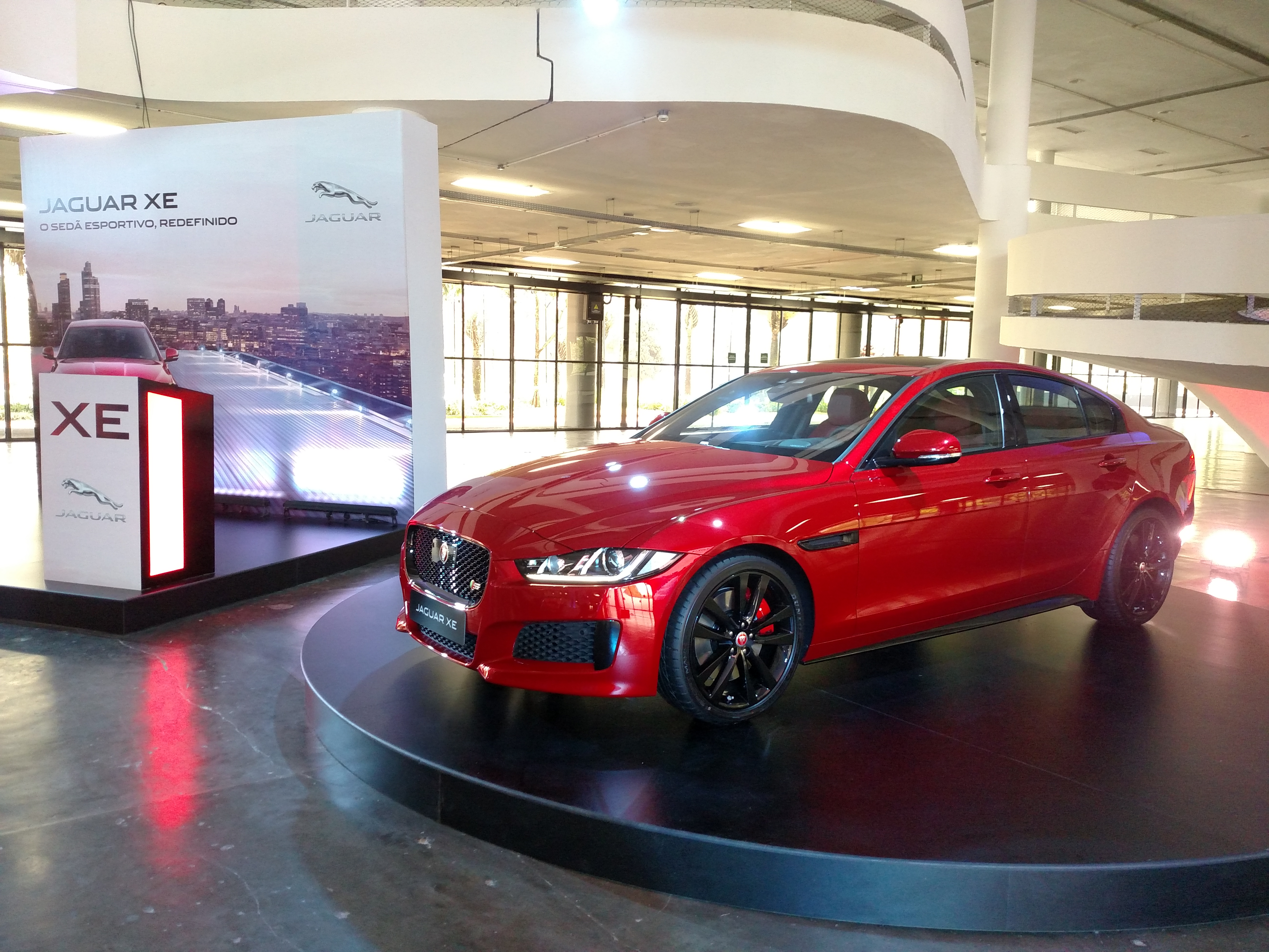 A apresentação do Jaguar XE à imprensa brasileira ocorreu no Pavilhão da Bienal do Ibirapuera. | Renyere Trovão/Gazeta do Povo