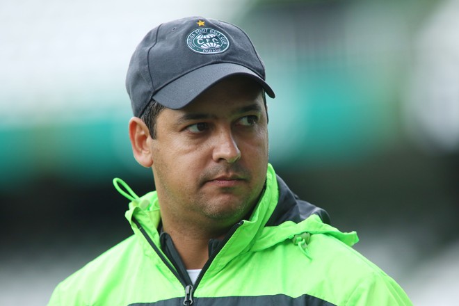 8/6/2015 - Marquinhos Santos foi o sexto treinador a ser demitido neste Brasileirão. Ele não conseguiu fazer o Coxa vencer mais de uma vez no campeonato e se despede pela segunda vez do clube. | Foto: Giuliano Gomes/Gazeta do Povo