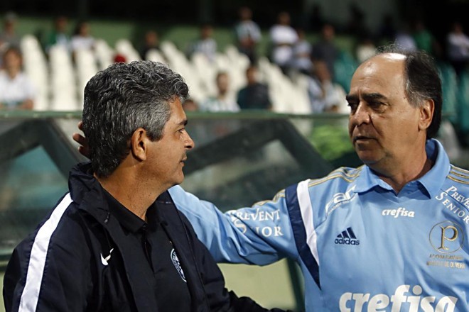 Reencontro dos amigos Ney Franco e Marcelo Oliveira no Couto Pereira. | Albari Rosa/Gazeta do Povo