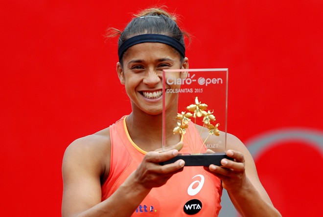 Em abril, Teliana, então com 26 anos e 130ª do mundo, tornou-se a primeira tenista brasileira a conquistar um torneio de nível WTA depois de 27 anos. E para isso acontecer, na estreia da competição ela derrotou a campeã de Roland Garros de 2010, a italiana Francesca Schiavone.. Na final, ela derrotou a cazaque Yaroslava Shvedova, então 75ª colocada do ranking. | Leonardo Muñoz/EFE