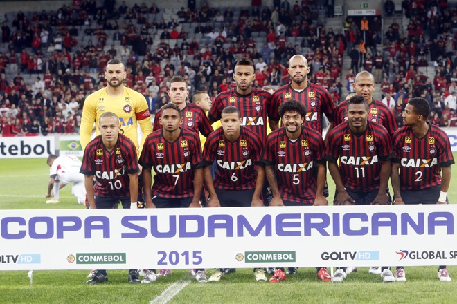 Time titular do Atlético pronto para o jogo contra o Joinville. | Albari Rosa/Gazeta do Povo