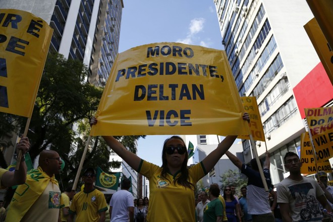 Manifestantes pedem nome de Sergio Moro para a presidência | Henry Milléo/ Gazeta do Povo