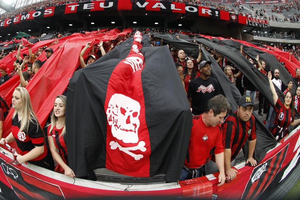 Setor Fan, atrás do gol da Rua Buenos Aires, é um dos motivos da rixa entre as organizadas Os Fanáticos e Ultras | Daniel Castellano/Gazeta do Povo