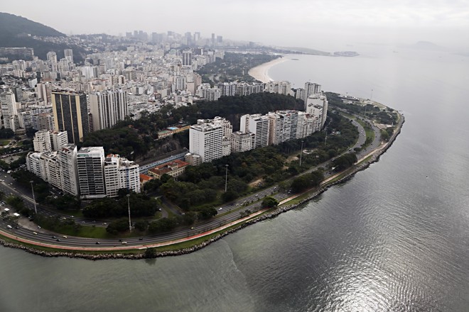 4 Chegada de avião no Rio de Janeiro, com vista para o Aterro do Flamengo, via aeroporto Santos Dumont. | Albari Rosa/Gazeta do Povo