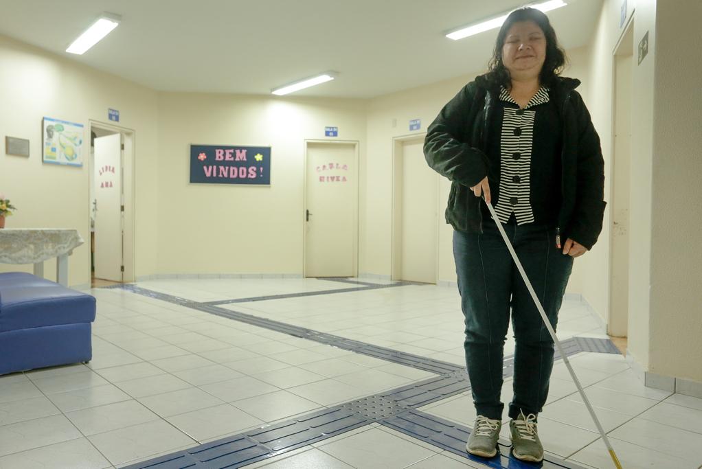 Luzia Alves, professora em Cascavel: Colégio Eleodoro Ébano Pereira é um dos poucos inclusivos. | Cesar Machado/Gazeta do Povo