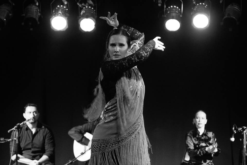 Gladis Lee mostra sua arte como bailaora. | Ricardo Carlim/Divulgação