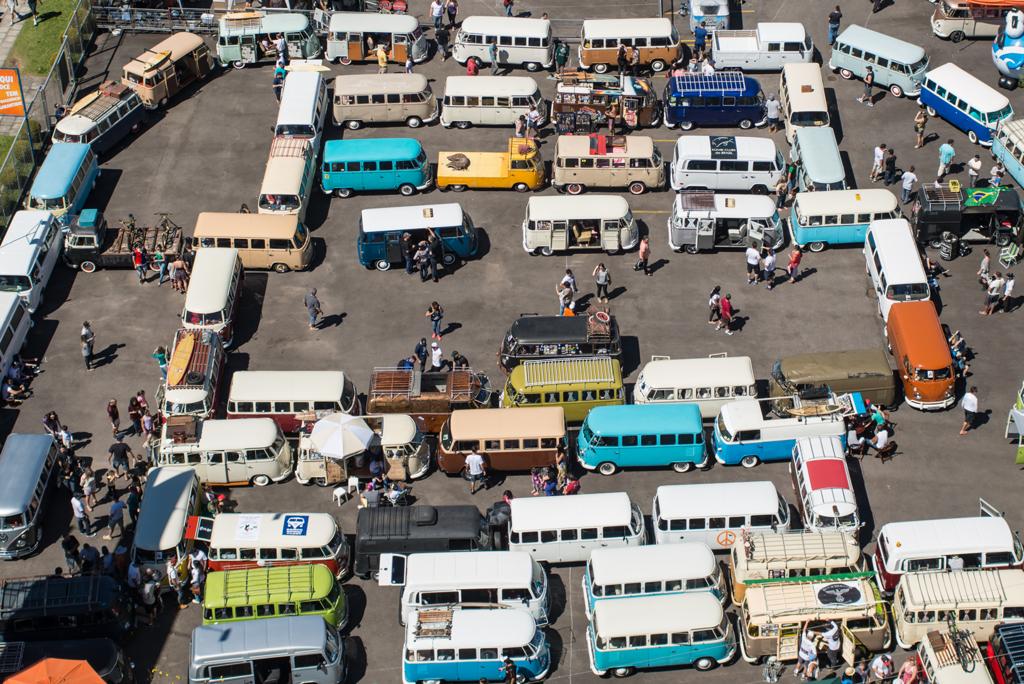 Na quinta edição do Dia Nacional da Kombi passaram 187 Kombis pelo pátio da concessionária da Volkswagen, em Curitiba | Guilherme Massuda Marinelli/GMM Fotografia