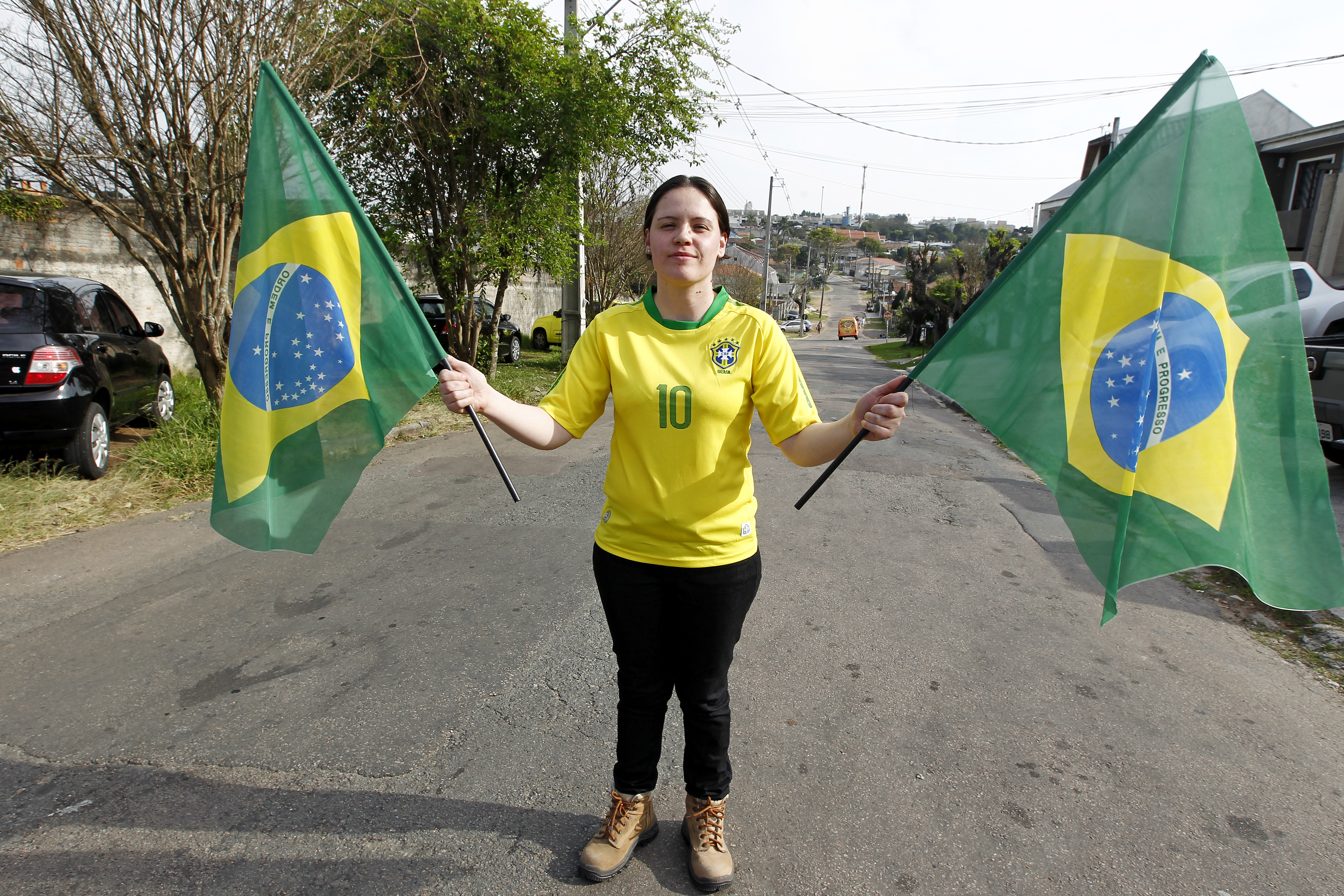 A tecnóloga Suelen Nascimento apoia as manifestações. | Antônio More/Gazeta do Povo