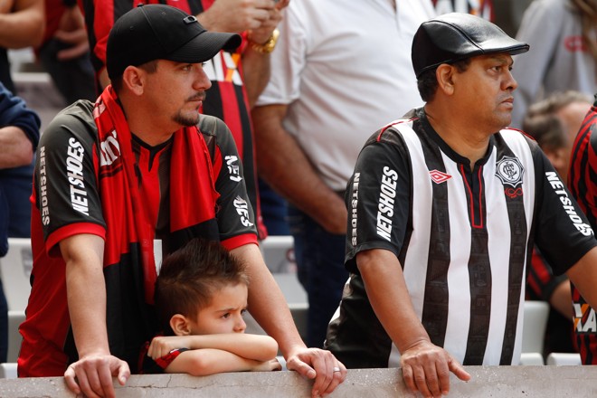 Dia dos pais também é comemorado na Arena com o jogo entre Atletico PR X Sport. | Daniel Castellano/Gazeta do Povo