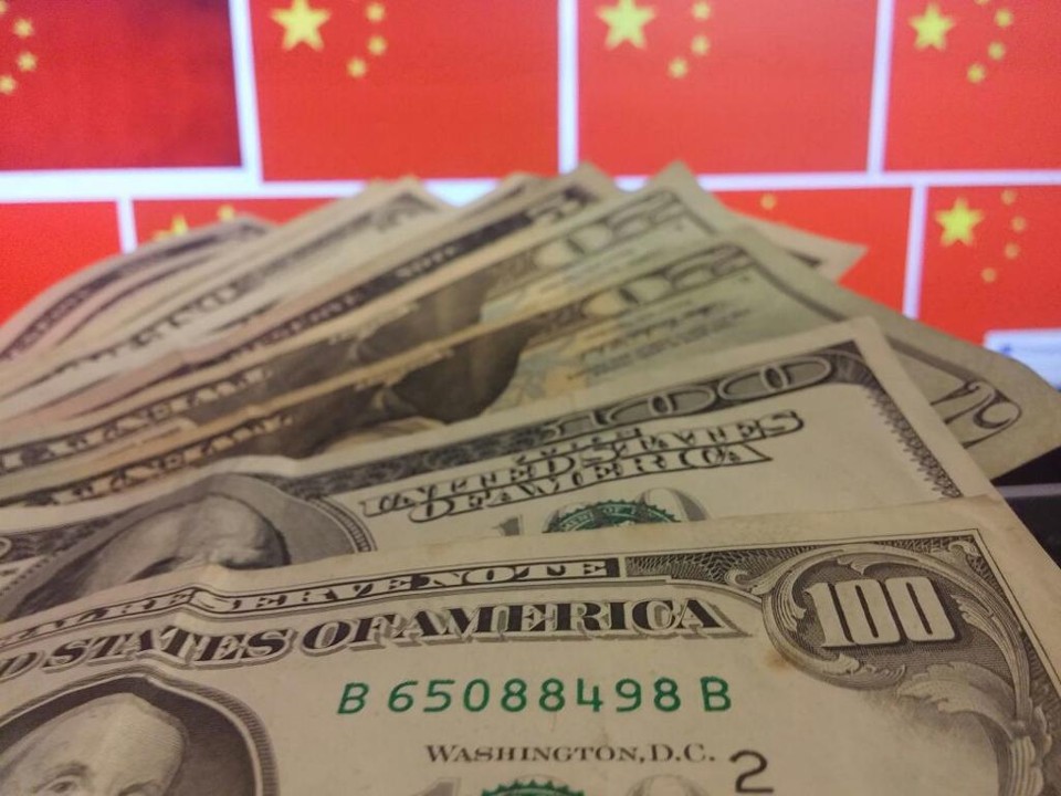 Mais cedo, a queda do dólar veio após o banco central da China cortar as taxas de juros e, ao mesmo tempo, afrouxar as taxas de compulsório pela segunda vez em dois meses | Fernanda Carvalho/Fotos Públicas