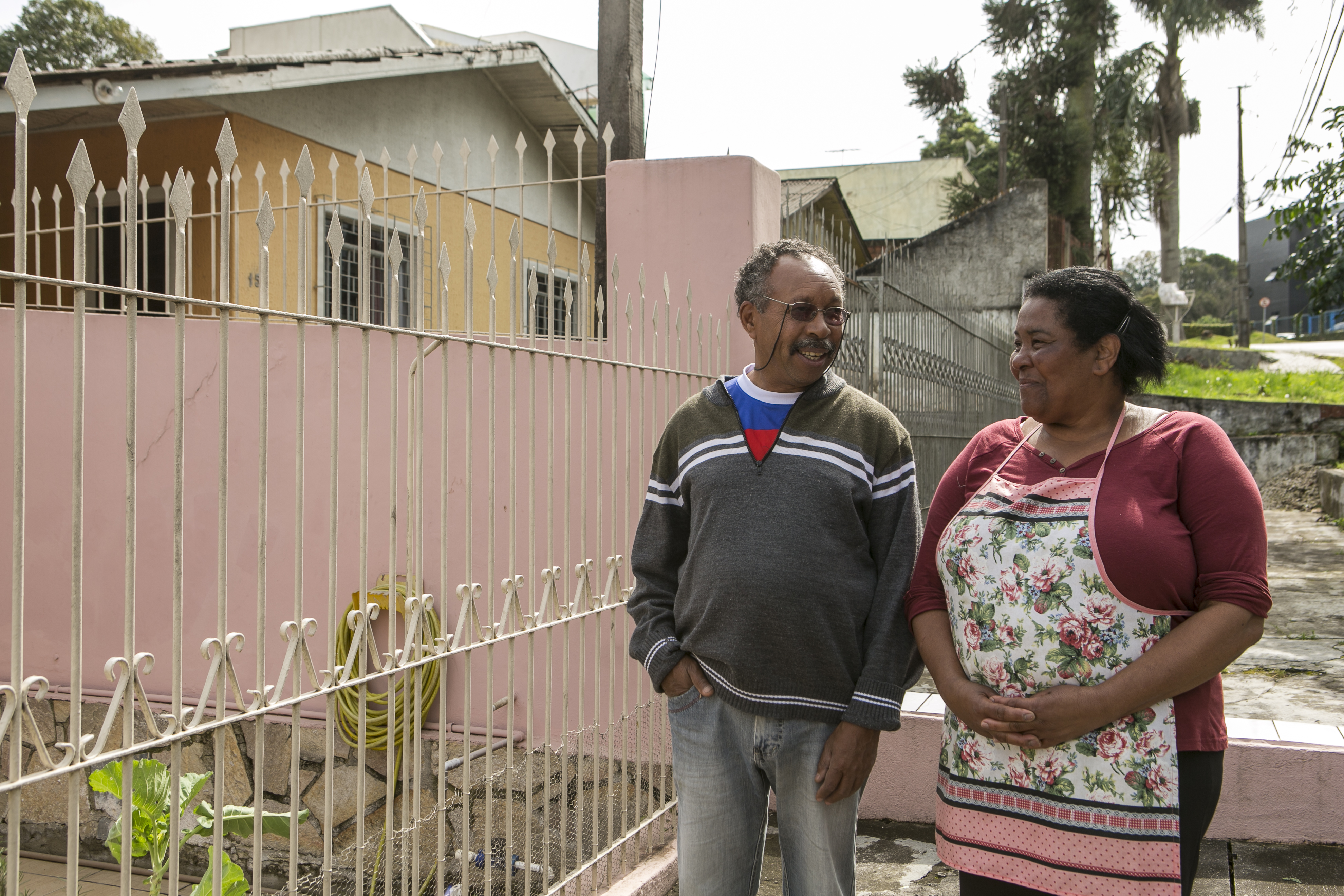 Marlene e Genival de Santana reclamam um pouco do barulho, mas não da Lava Jato. | Marcelo Andrade/Gazeta do Povo