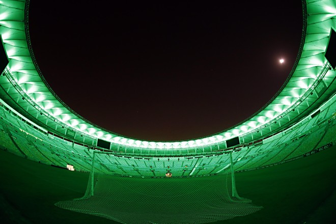 O estádio do Maracanã ficou verde na noite que completa 30 anos do título brasileiro do Coritiba. | Albari Rosa/Gazeta do Povo