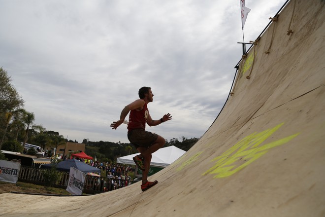 Fôlego e força para alcançar o topo da rampa. | Foto: Henry Milleo/Gazeta do Povo