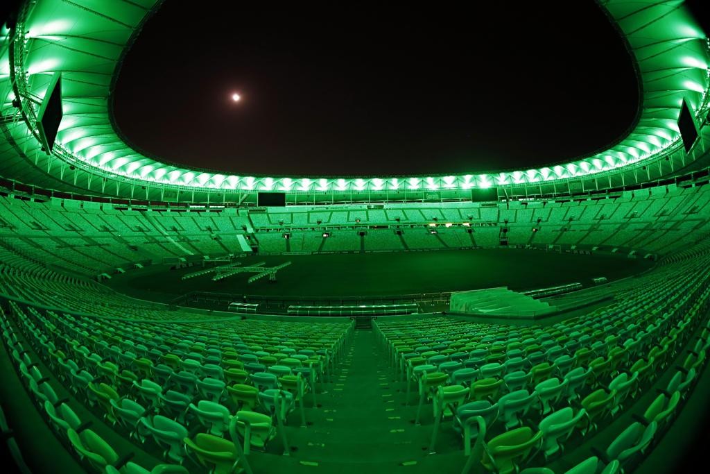 Estádio do Maracanã ficou verde na noite dos 30 anos do título brasileiro do Coritiba.