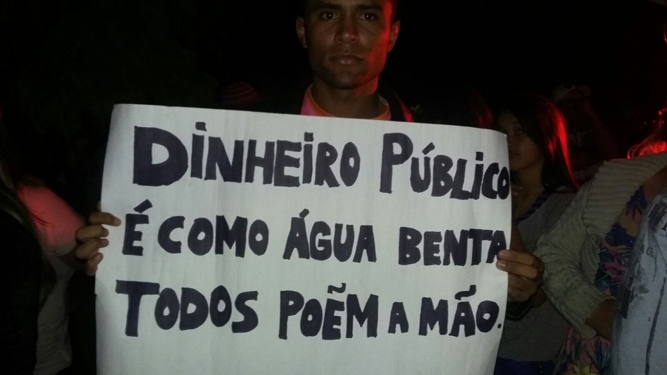 Pressão popular freia salário de políticos Comentário de Padre Porto gera polêmica em Mauá da Serra. | Divulgação
