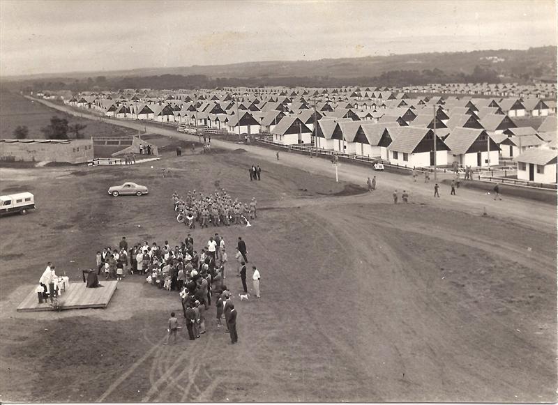 Futura CIC: inauguração da primeira Cohab do Paraná, em 1966, com presença do Mal. Castelo Branco. | /