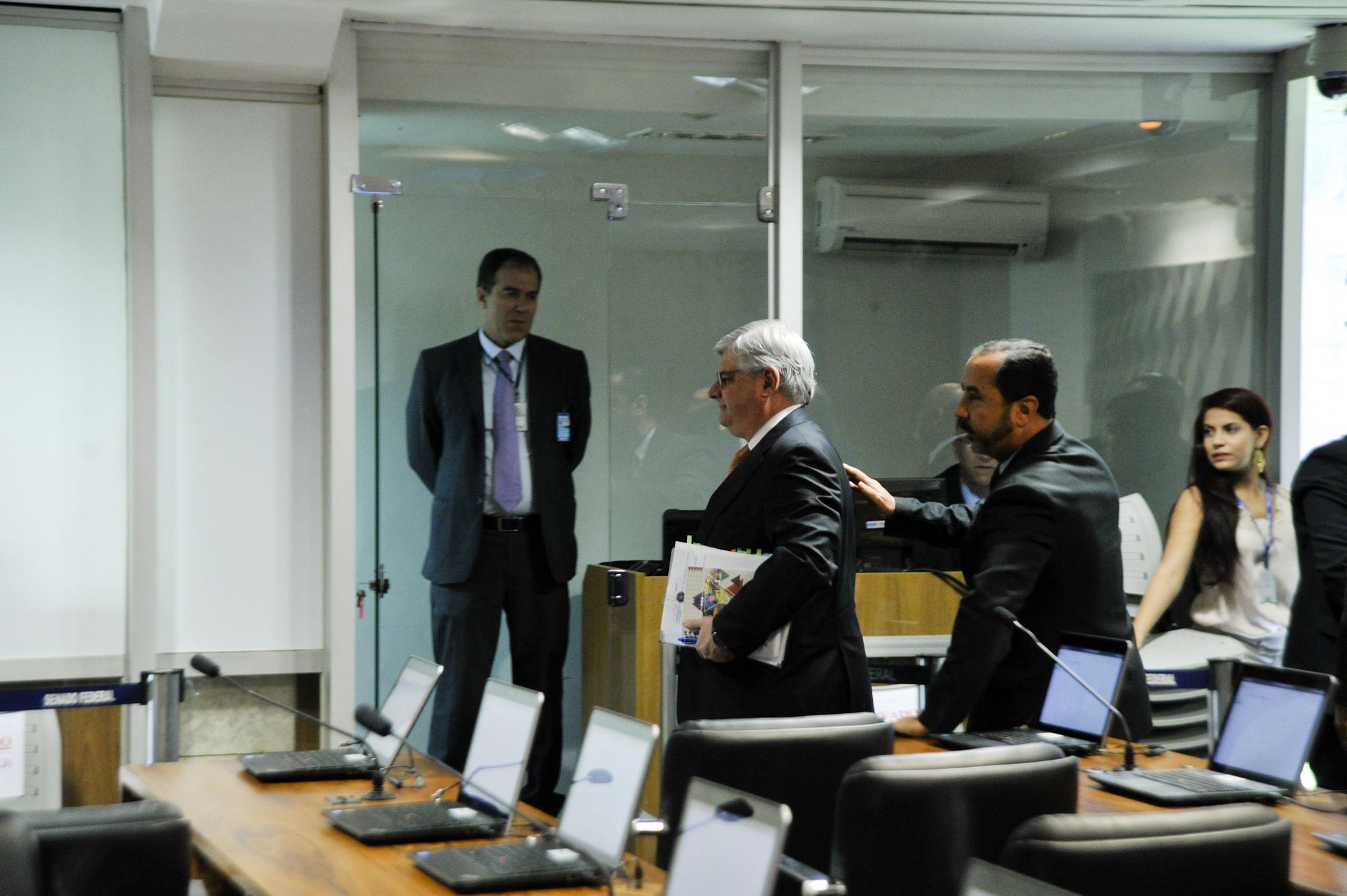 Janot durante a chegada para a sabatina na comissão do Senador. | Geraldo Magela/Agência Senado