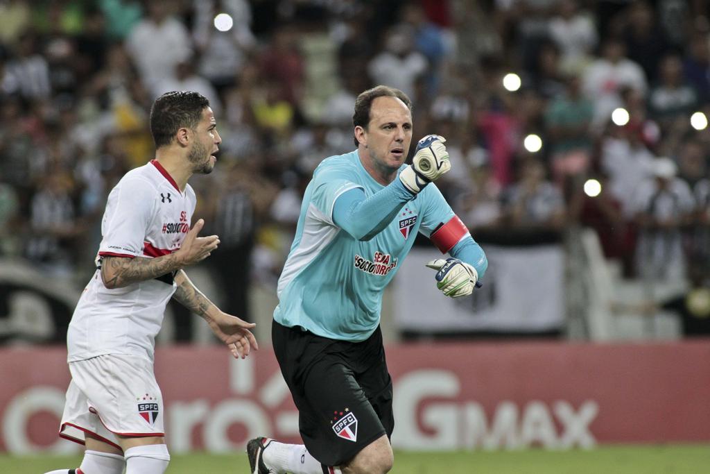 Rogério Ceni abriu o placar para o São Paulo no Castelão. | Jarbas Oliveira/Folhapress