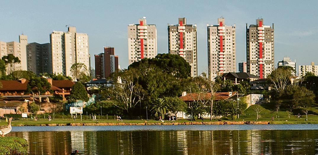 Fim de semana será ideal para passear pelos parques da Capital: sol e céu azul. | Marcelo Andrade/Gazeta do Povo