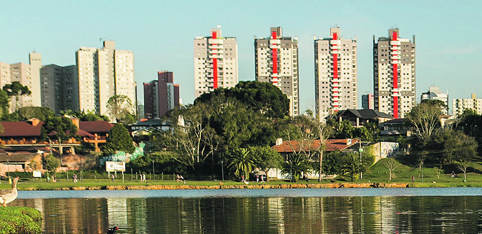 Fim de semana será ideal para passear pelos parques da Capital: sol e céu azul. | Marcelo Andrade/Gazeta do Povo