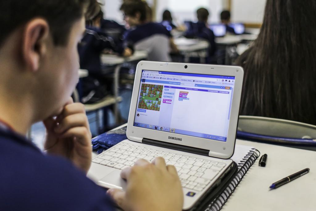 A venda de PCs deve voltar a crescer somente em 2017, segundo a IDC | Daniel Castellano/Gazeta do Povo