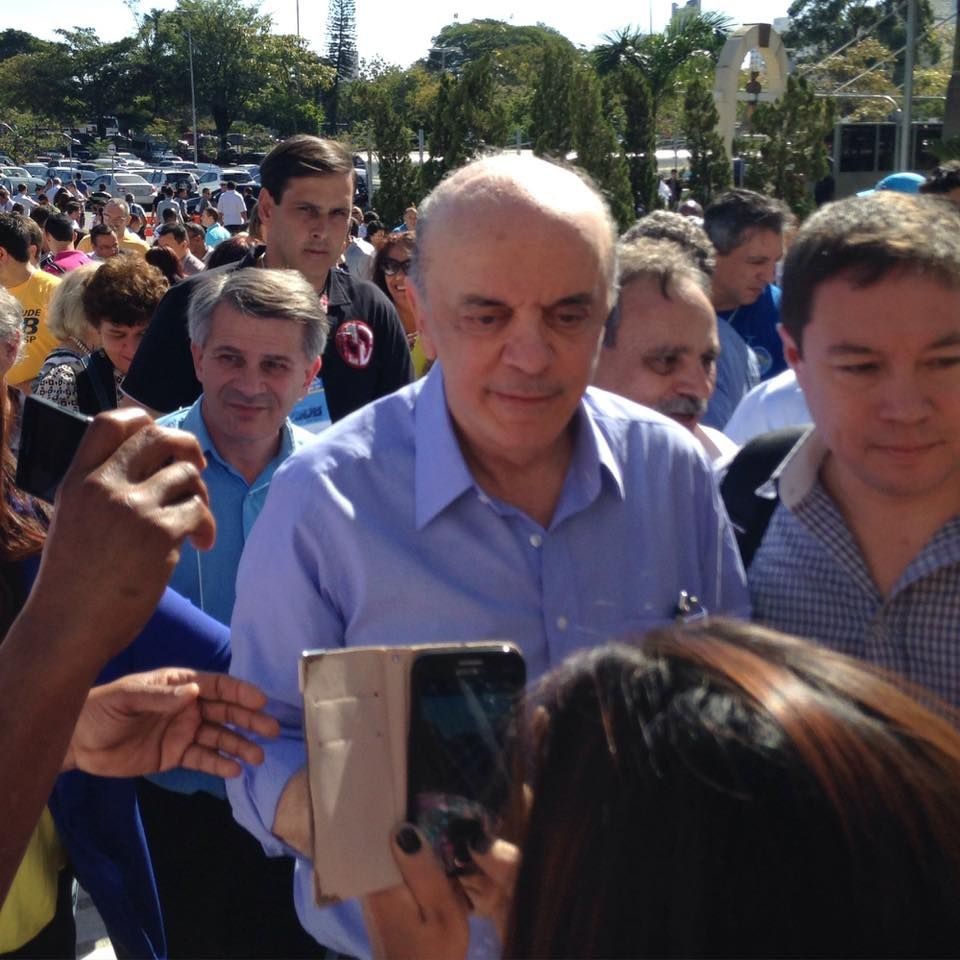 José Serra participou do protesto em São Paulo, mas não escapou dos pedidos da população. | PSDB/Divulgação