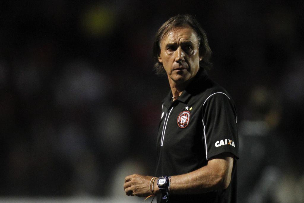 Espanhol Miguel Ángel Portugal, que comandou o Furacão em 2014, deve assumir a seleção da Bolívia semana que vem. | ALBARI ROSA/Gazeta do Povo