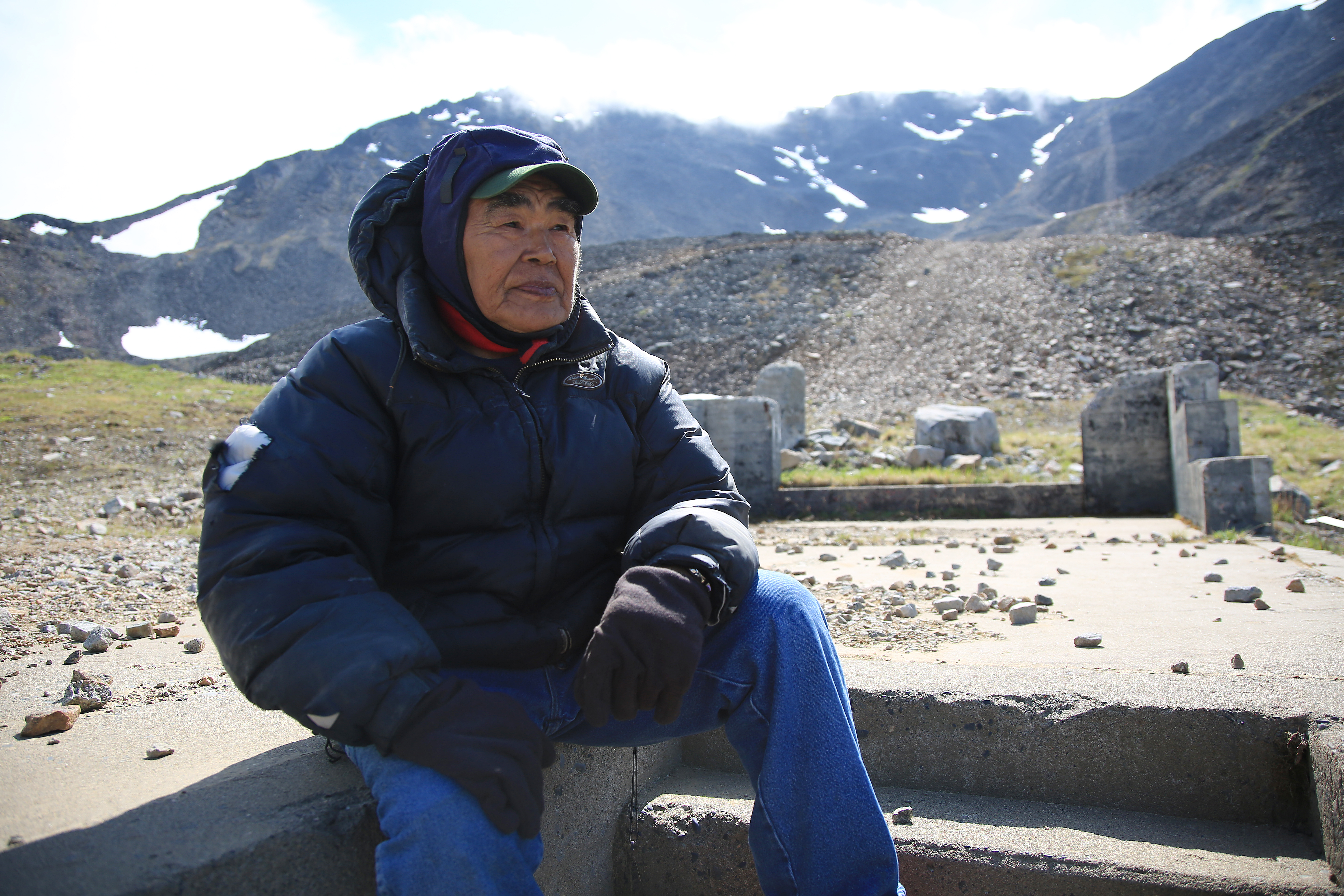 Eugene Toolie, 77, lembra de quando a Northeast Cape foi desmobilizada; base militar deixou toxinas para trás | Jim Wilson/The New York Times