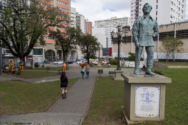 Praça Santos Dumont, na esquina das ruas Saldanha Marinho e Ébano Pereira. | Henry Milleo/Gazeta do Povo