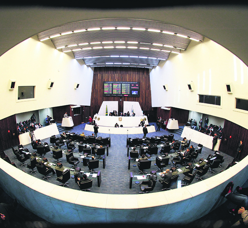 Plenário da Assembleia: novos dados sobre gastos estão na web. | Daniel Castellano/Gazeta do Povo
