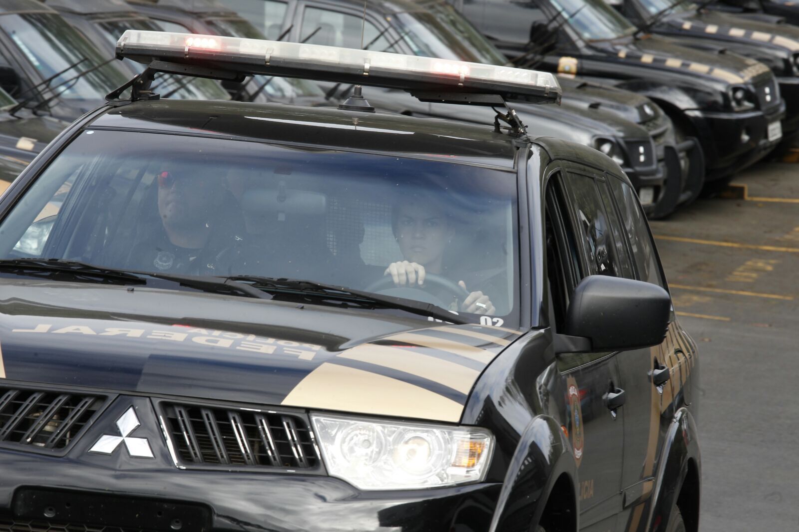 Flavio Barra deixa a sede da PF: transferência para o Complexo Médico Penal. | Aniele Nascimento/Gazeta do Povo